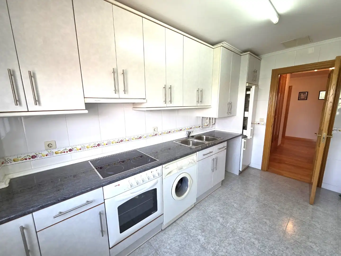 Cuina de Pis en venda en Burgos amb Calefacció, Parquet i Traster
