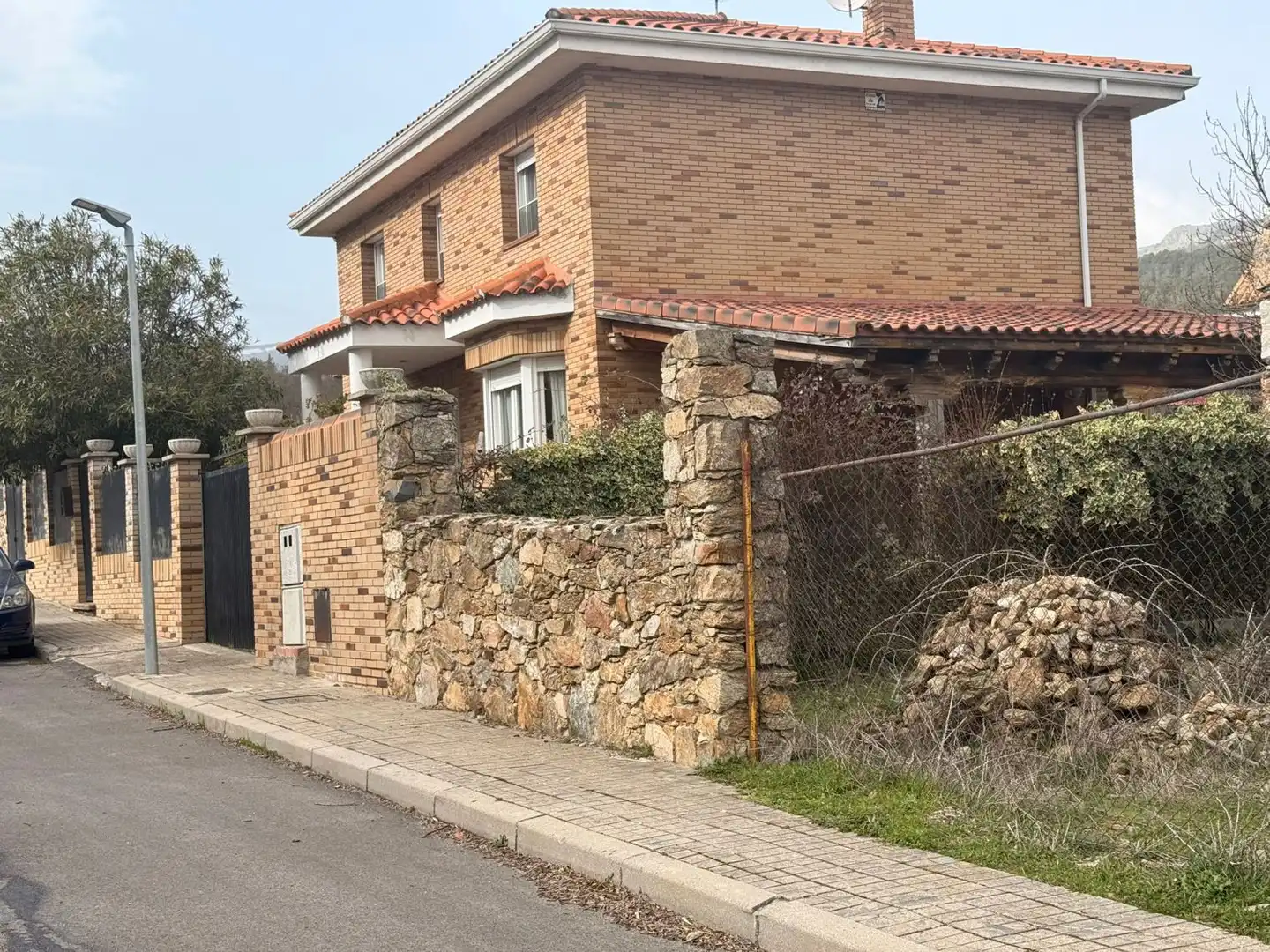 Houses for sale in OCEANO PACIFICO, Miraflores de la Sierra