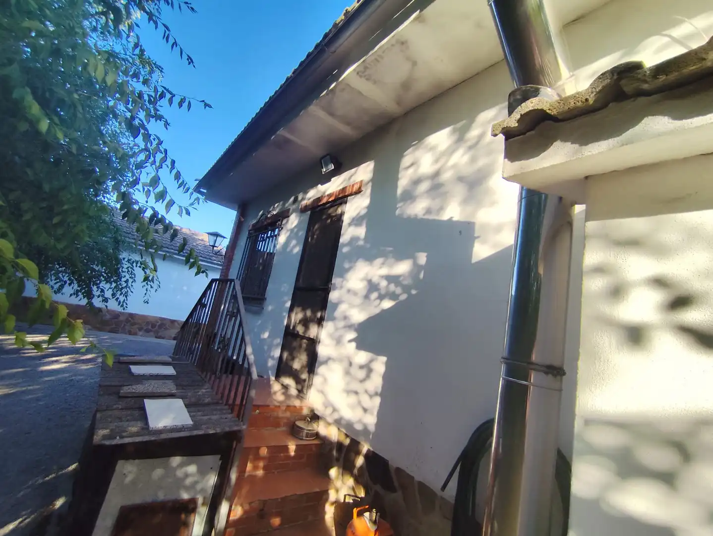 Vista exterior de Casa o xalet en venda en Úbeda amb Calefacció, Jardí privat i Terrassa