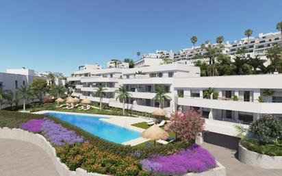 Vista exterior de Apartament en venda en Estepona amb Aire condicionat i Terrassa