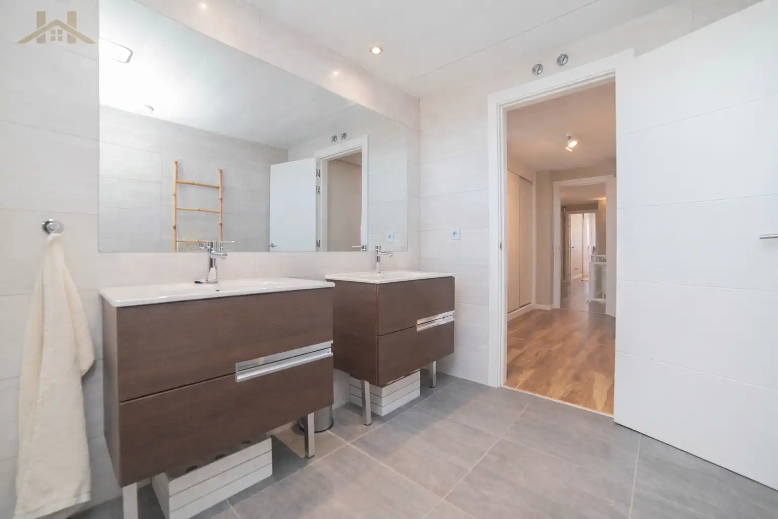 Badezimmer von Haus oder Chalet zum Verkauf in Boadilla del Monte mit Klimaanlage, Heizung und Privatgarten