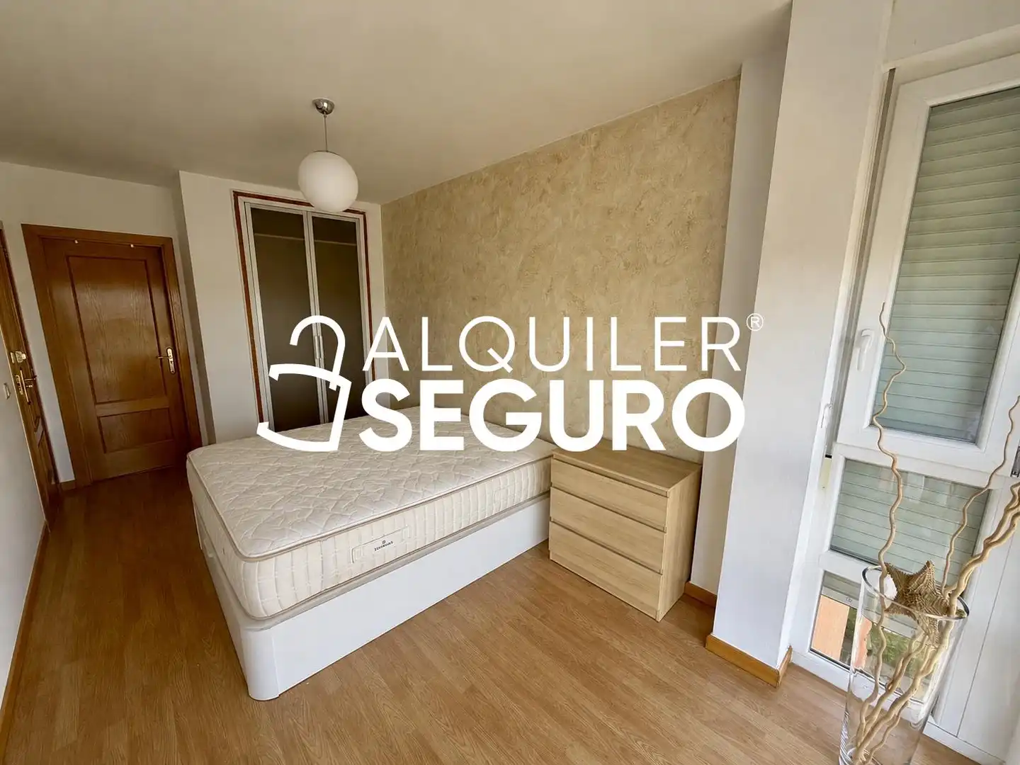 Habitación de Piso de alquiler en Madrid con Aire acondicionado, Calefacción y Piscina