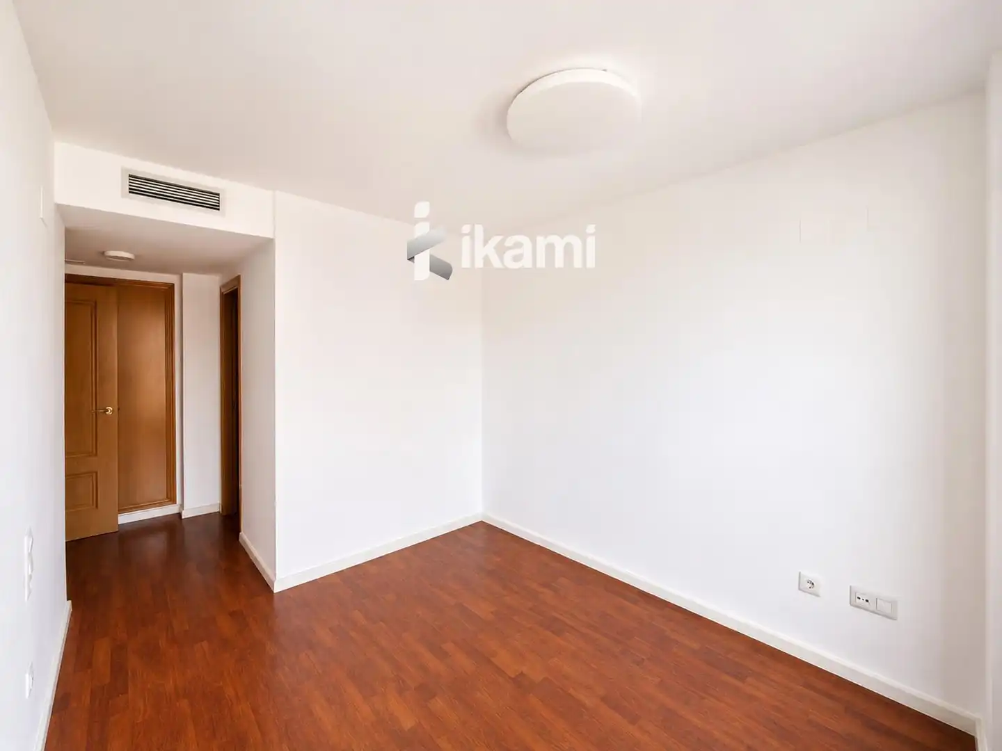 Habitación de Piso en venta en Valencia con Aire acondicionado, Terraza y Piscina