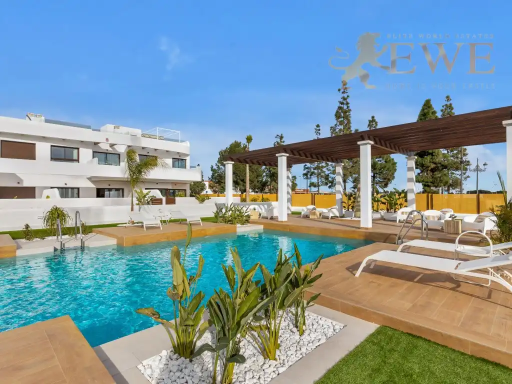 Apartment for sale in Calle Infanta Leonor, imagen 3