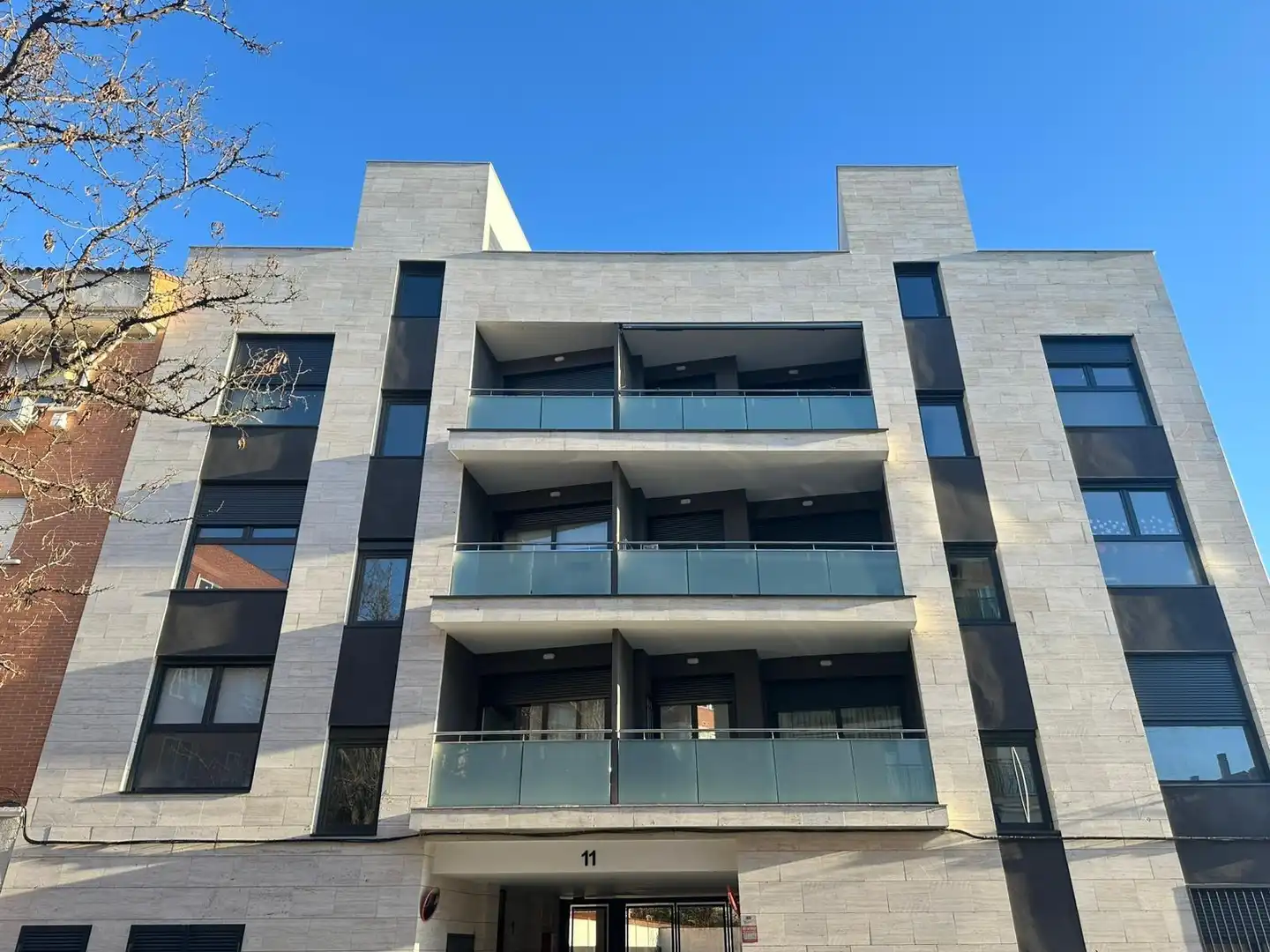 Vista exterior de Piso en venta en Madrid con Calefacción y Piscina comunitaria