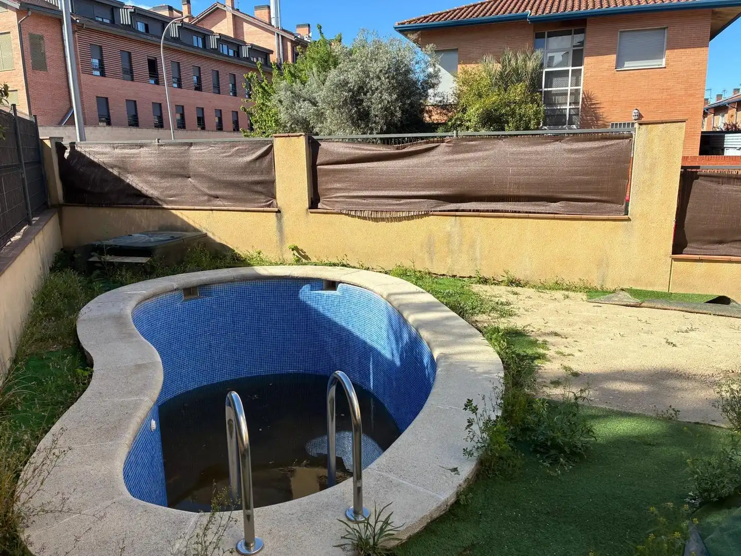 Piscina de Casa o chalet en venta en Madrid con Jardín privado, Terraza y Piscina