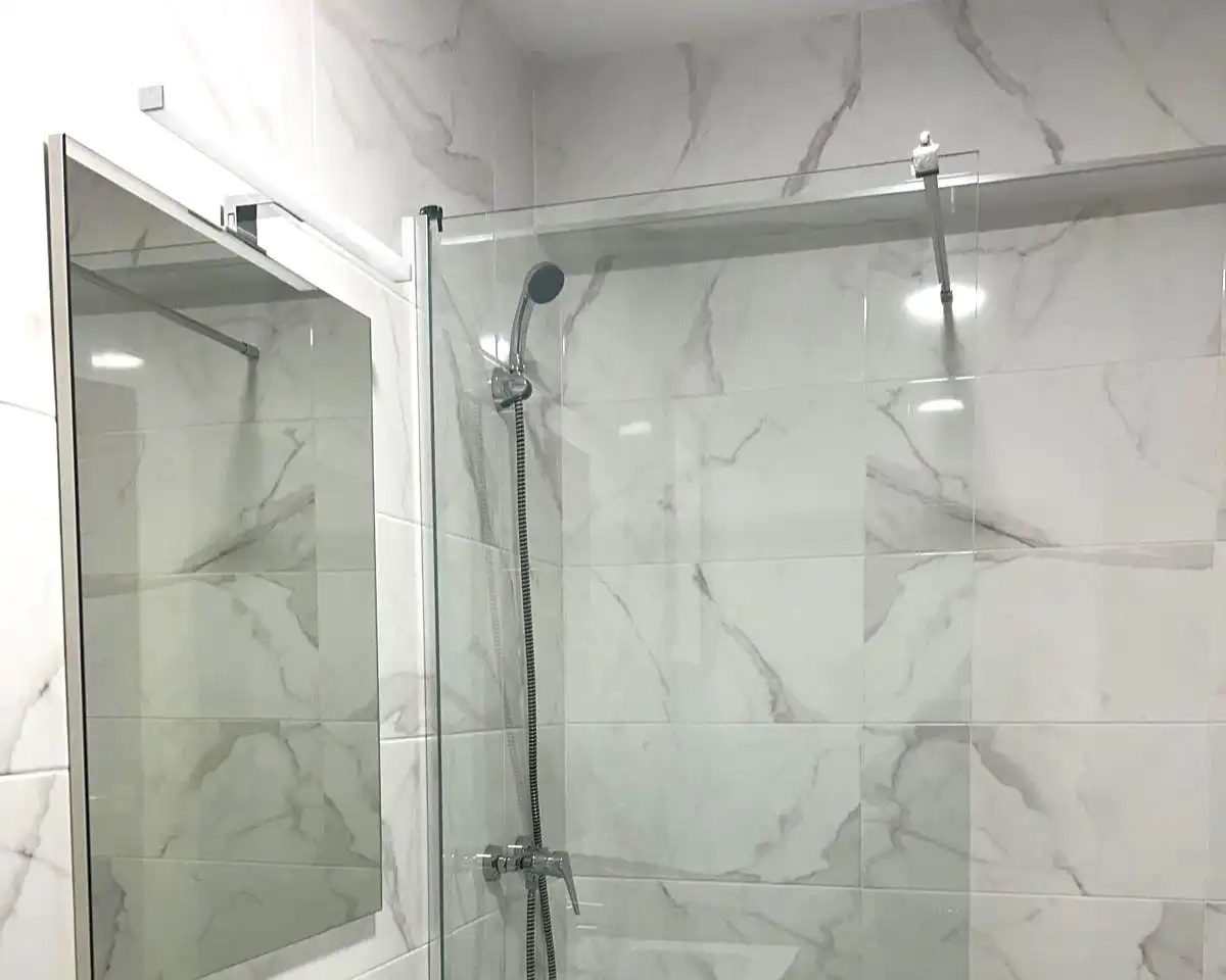 Baño de Piso en venta en Mislata con Horno, Lavadora y Balcón