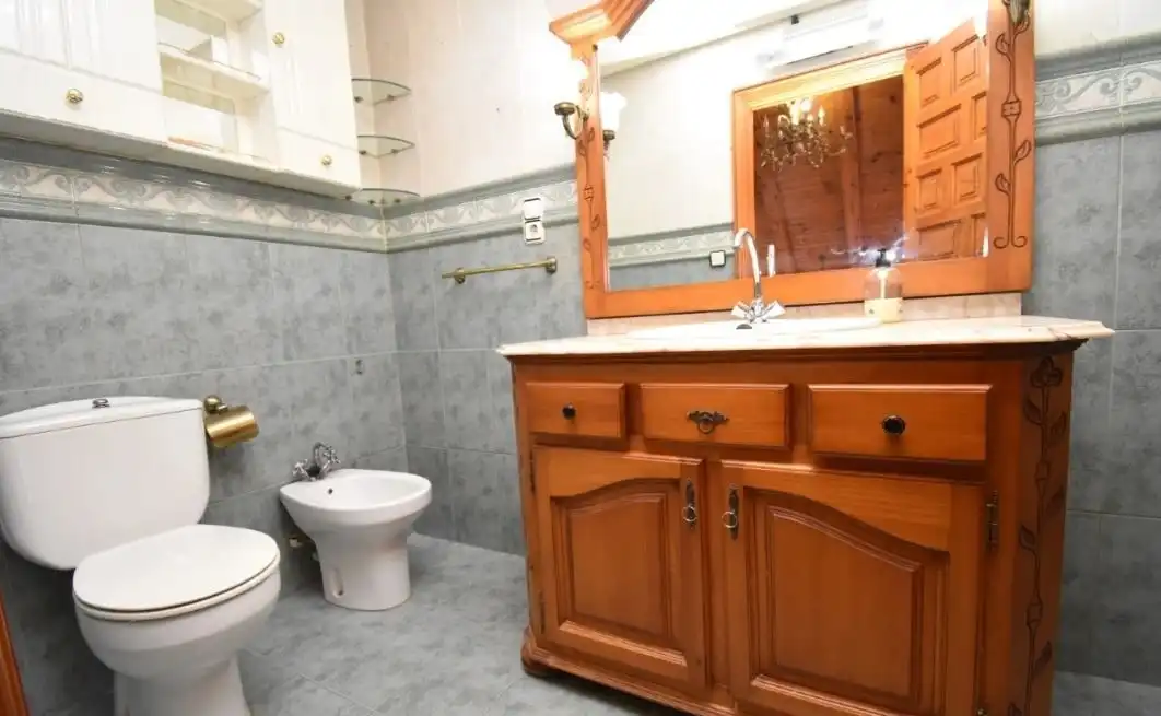 Baño de Casa o chalet en venta en Elche / Elx con Jardín privado, Terraza y Trastero