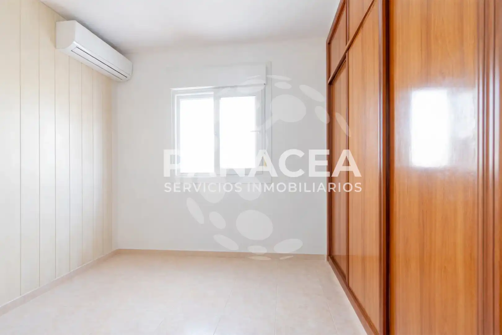 Bedroom of Flat for sale in Roquetas de Mar  with Furnished, Microwave and TV