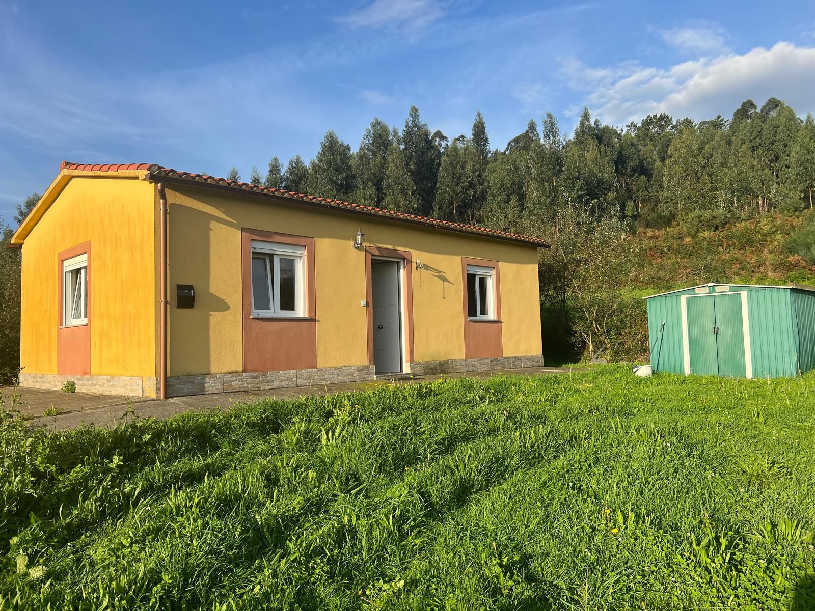 Vista exterior de Casa o xalet en venda en San Sadurniño amb Calefacció, Jardí privat i Moblat