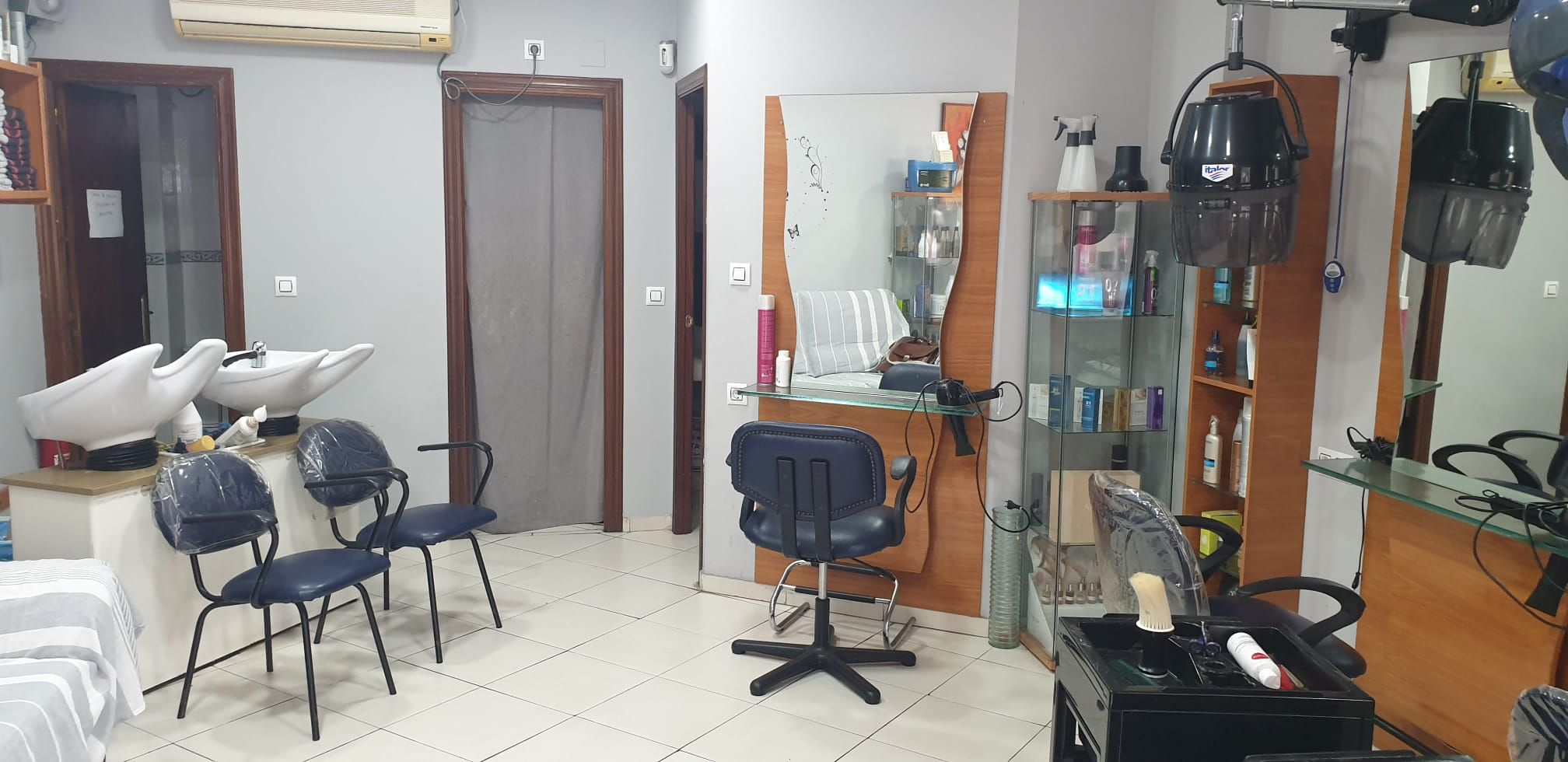 Premises for sale in  Sevilla Capital