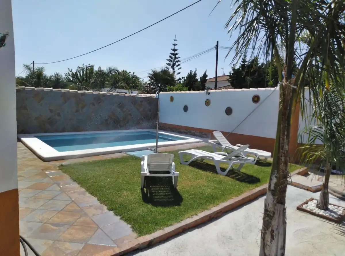 Piscina de Casa o xalet en venda en Chiclana de la Frontera amb Jardí privat, Terrassa i Piscina