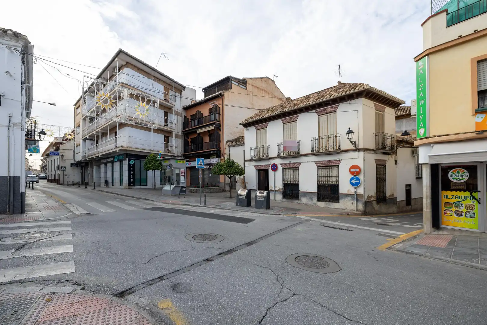 Vista exterior de Casa o xalet en venda en La Zubia amb Balcó