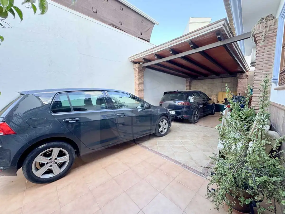 Parking de Casa adosada en venta en Alhaurín El Grande con Terraza