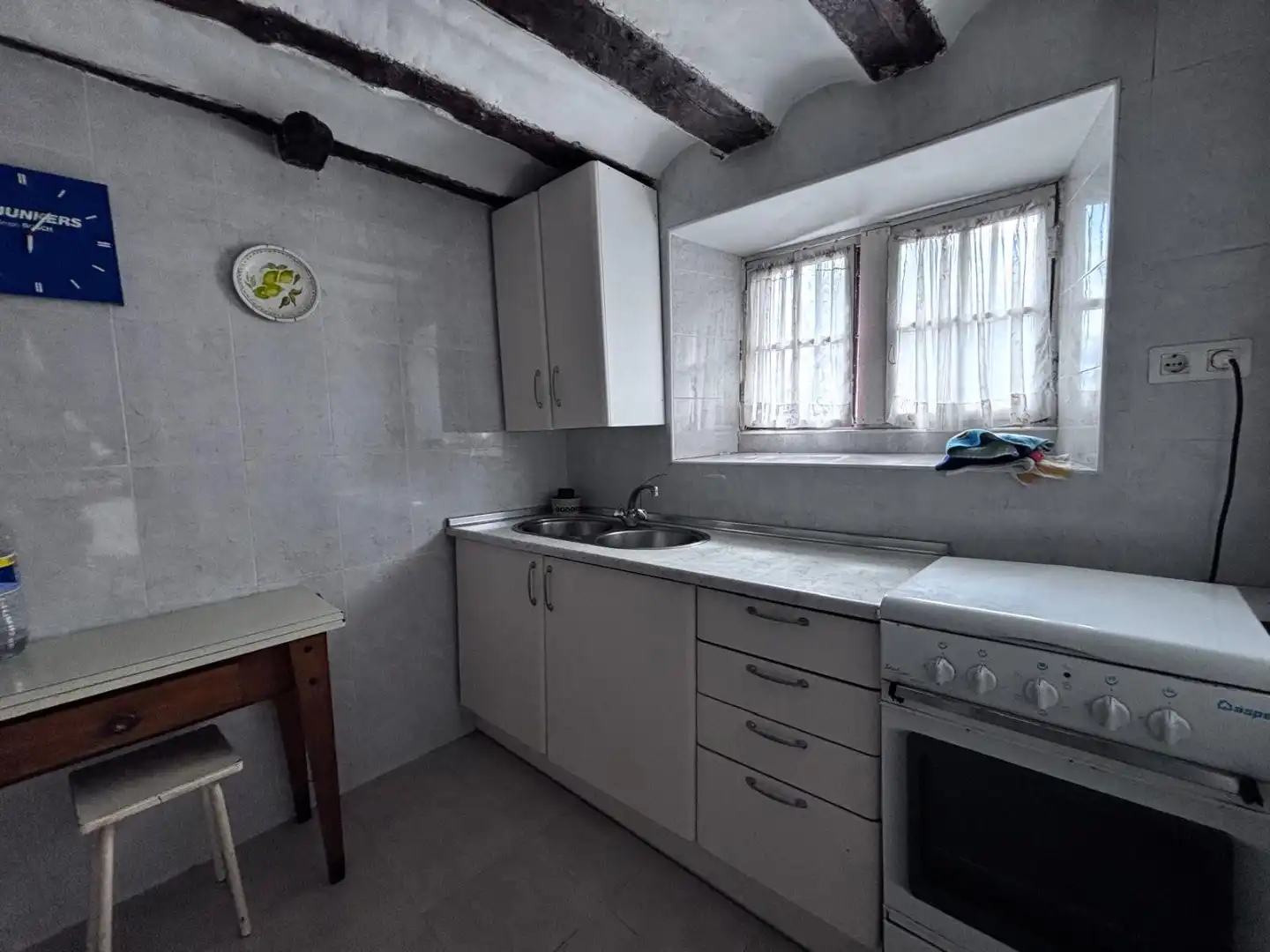 Cocina de Finca rústica en venta en Valle de Oca con Calefacción y Jardín privado
