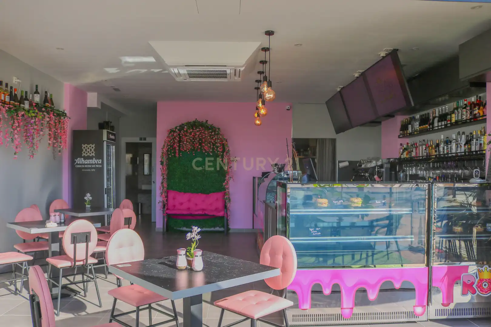 Terrace of Commercial properties for transfer in Fuengirola