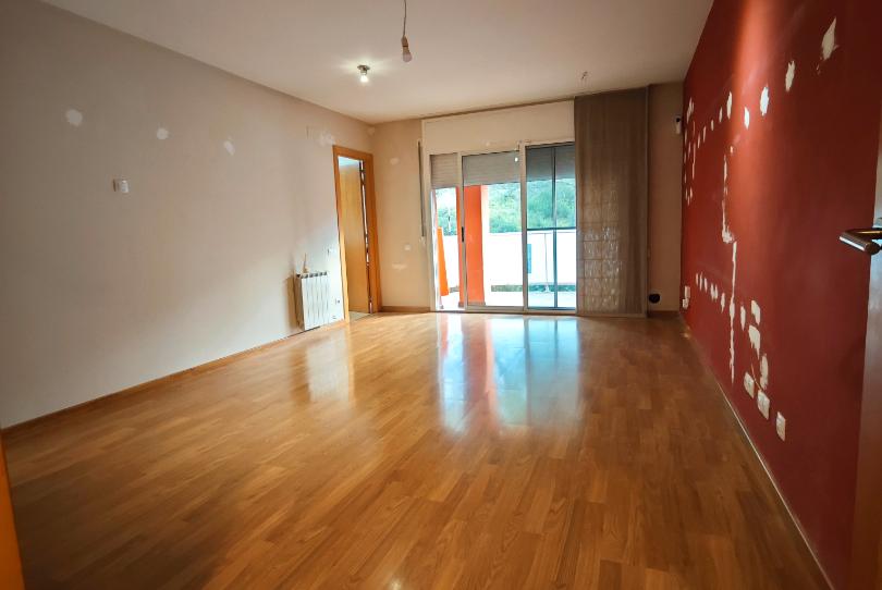 Photo 1 of Planta baja for sale in Carrer Comte Borrell II, La Pobla de Claramunt, Barcelona