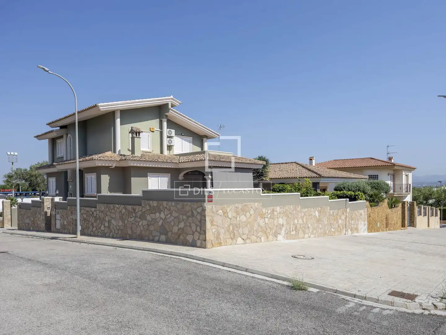 Vista exterior de Casa o xalet en venda en Riba-roja de Túria amb Aire condicionat, Calefacció i Terrassa