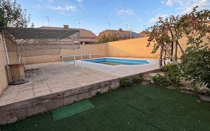 Swimming pool of House or chalet for sale in Villanueva de la Torre  with Air Conditioner and Swimming Pool