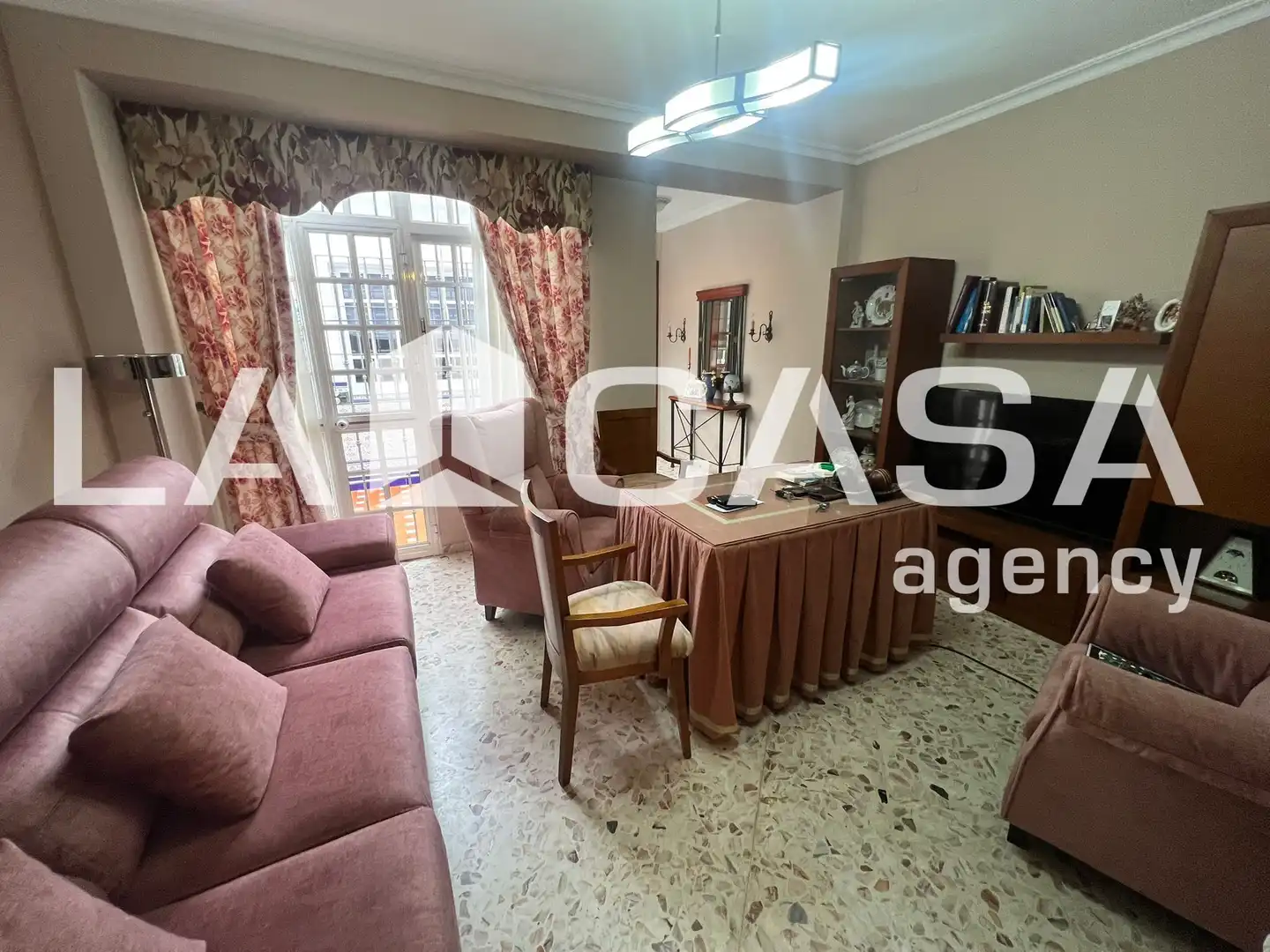 Houses for sale in Dos Hermanas  with Terrace, Storage room and Balcony