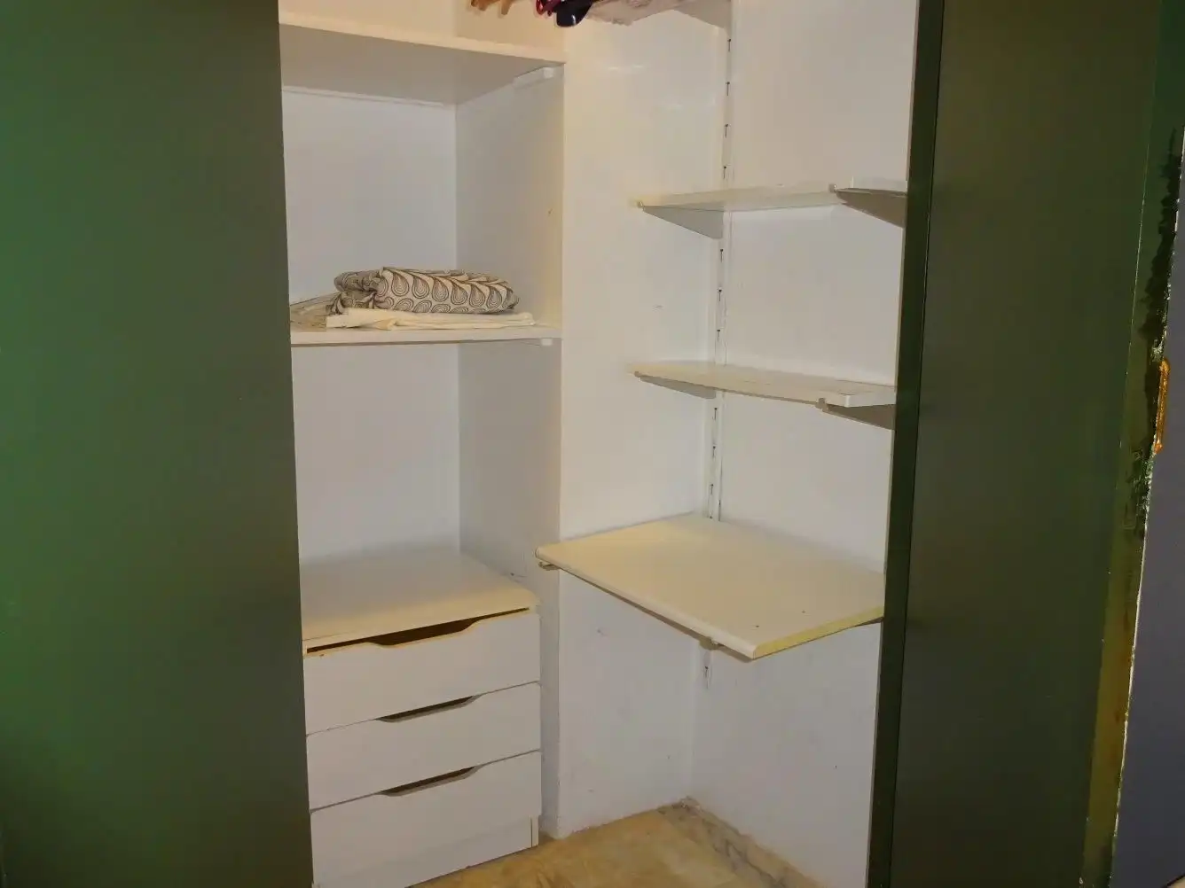 Habitación de Apartamento de alquiler en Sevilla con Aire acondicionado, Calefacción y Amueblado