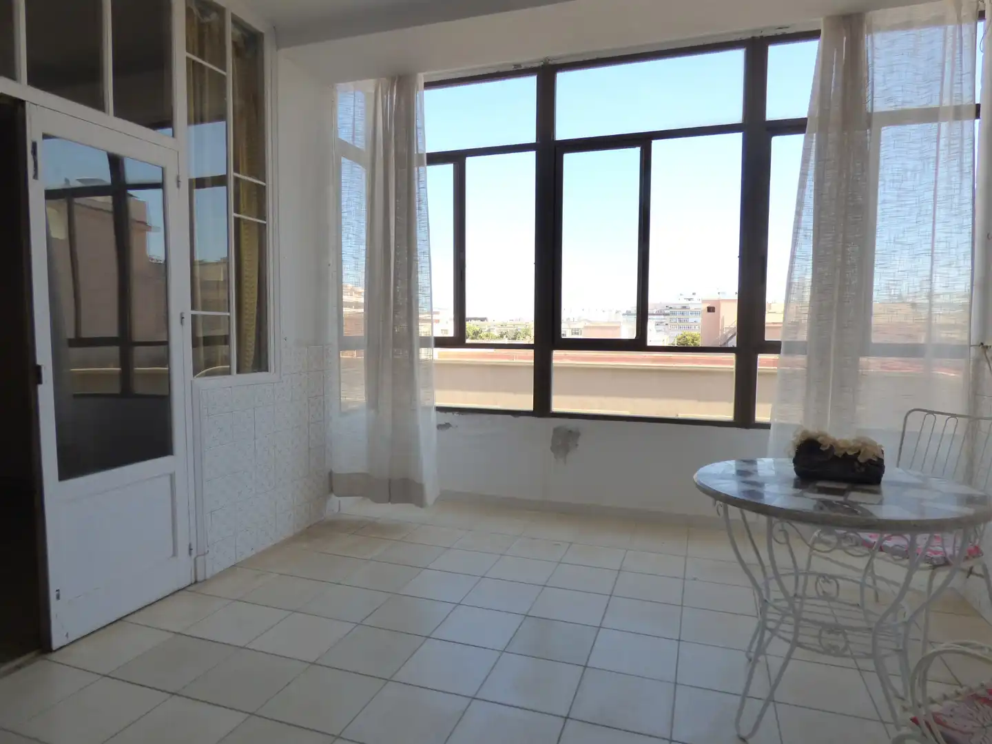 Habitación de Piso en venta en Cádiz con Terraza y Balcón