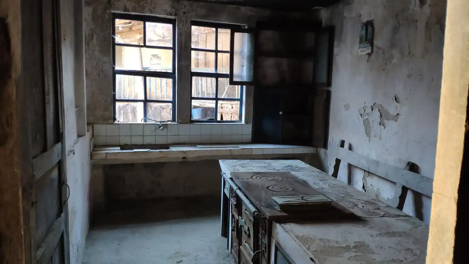 Cuina de Casa adosada en venda en Rodeiro amb Jardí privat i Traster