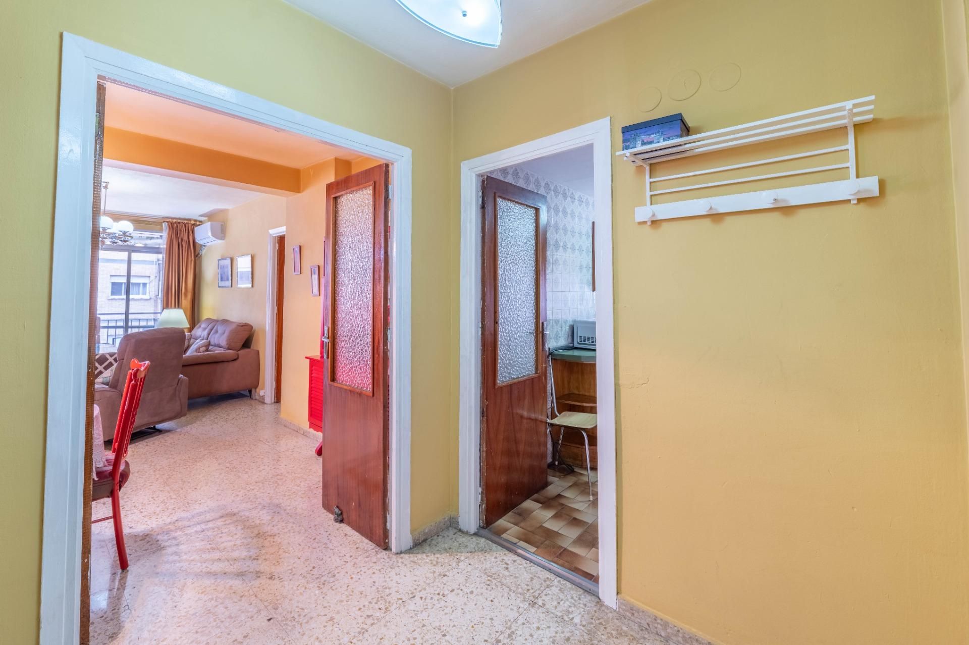 Piso en venta en  Granada Capital con Terraza y Balcón