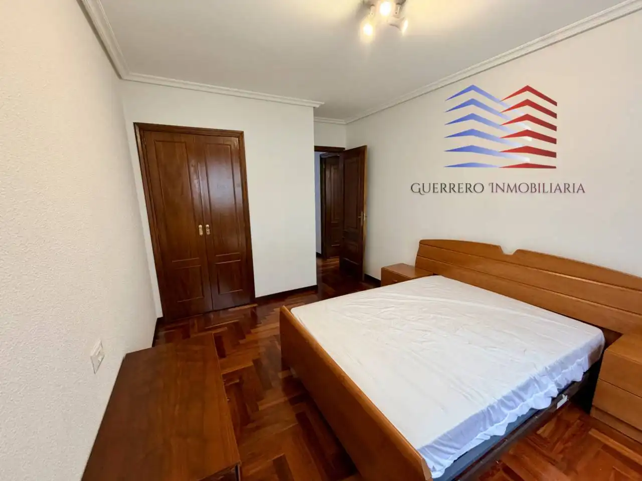 Habitación de Piso de alquiler en Vigo  con Calefacción, Parquet y Terraza