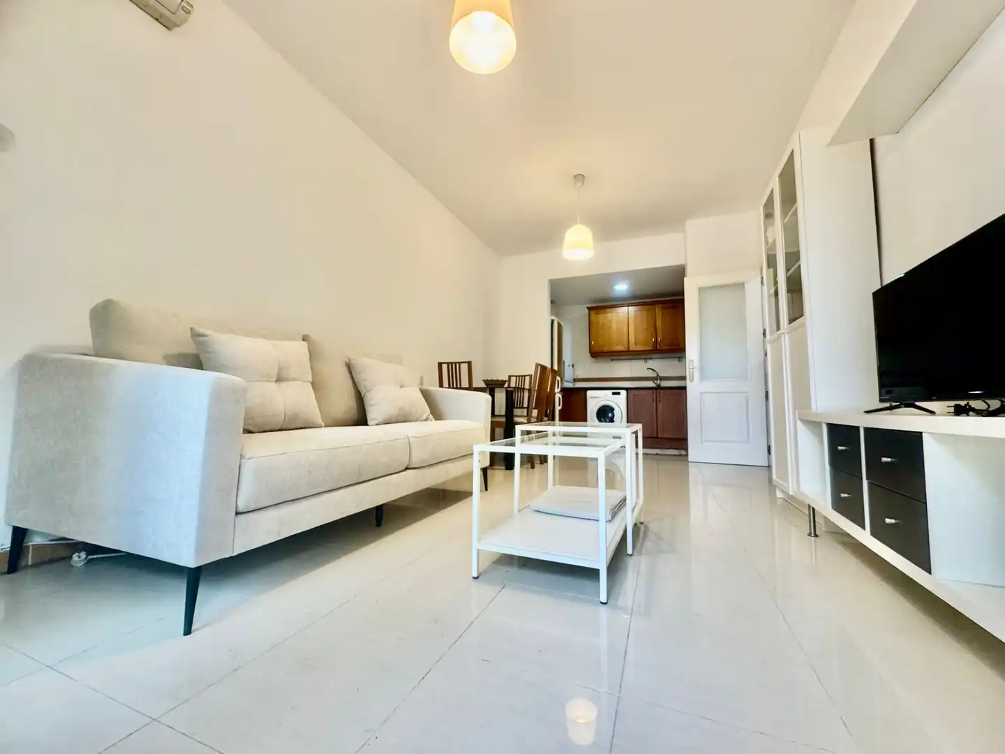 Sala de estar de Piso en venta en Fuengirola con Terraza, Amueblado y Horno