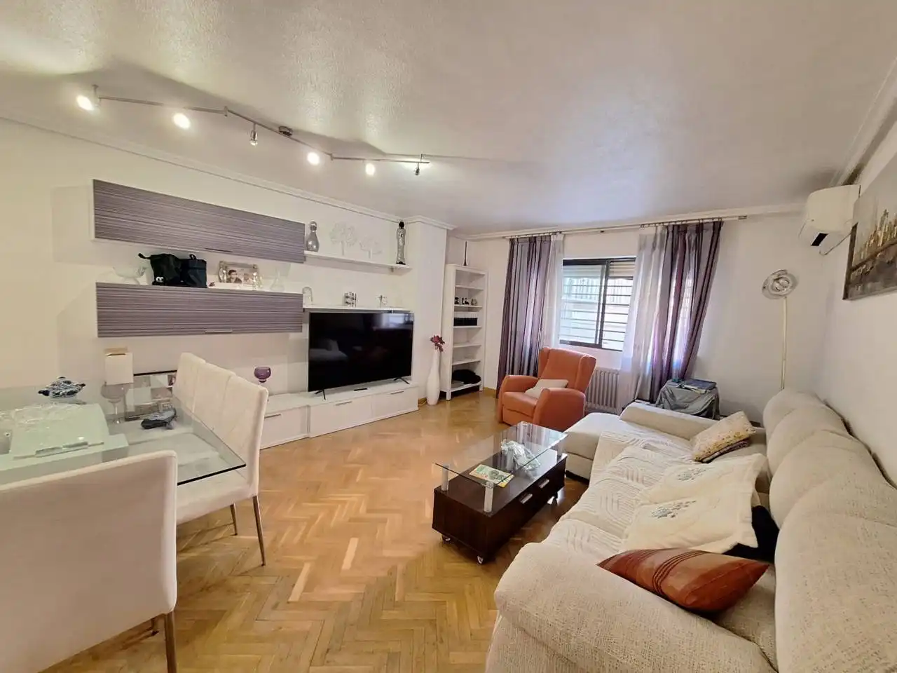 Sala de estar de Piso en venta en Valdemoro con Aire acondicionado, Calefacción y Parquet
