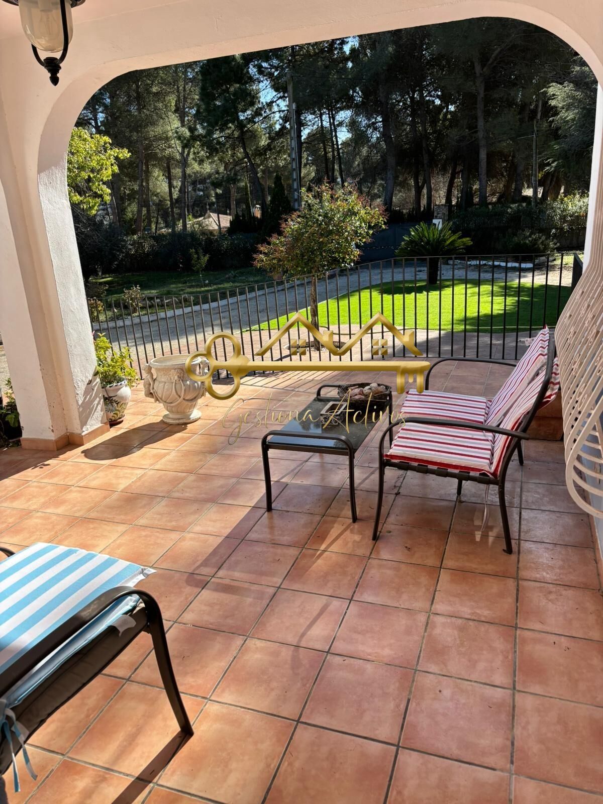 Terrassa de Casa o xalet en venda en Ontinyent amb Aire condicionat, Traster i Piscina