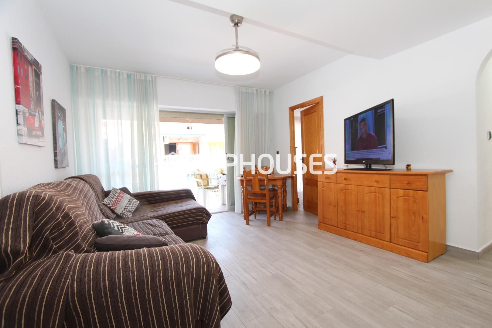 Sala d'estar de Apartament en venda en Guardamar del Segura amb Terrassa, Traster i Moblat
