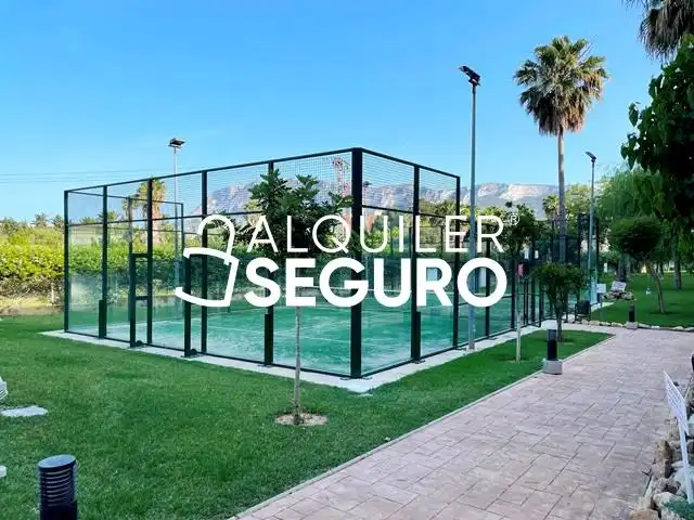 Vista exterior de Pis de lloguer en Dénia amb Aire condicionat, Terrassa i Traster