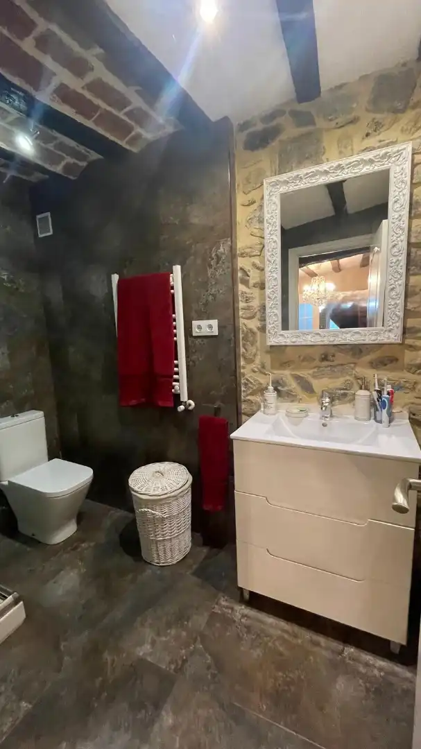 Bathroom of Flat for rent in Castro-Urdiales  with Heating, Furnished and Balcony