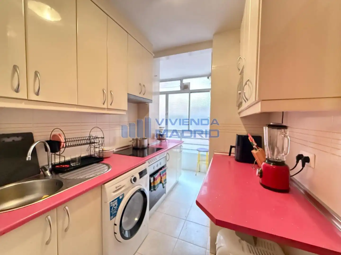 Küche von Wohnung zum Verkauf in Móstoles mit Klimaanlage, Terrasse und Abstellraum