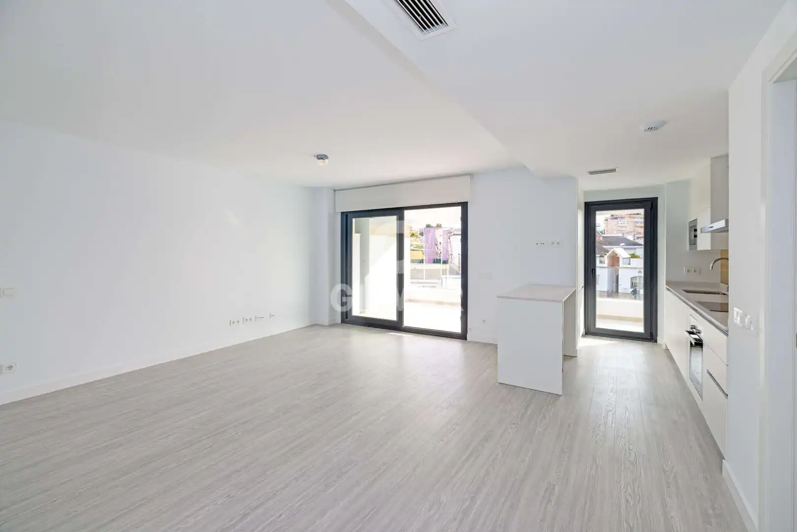 Sala d'estar de Apartament en venda en Estepona amb Calefacció, Traster i Piscina