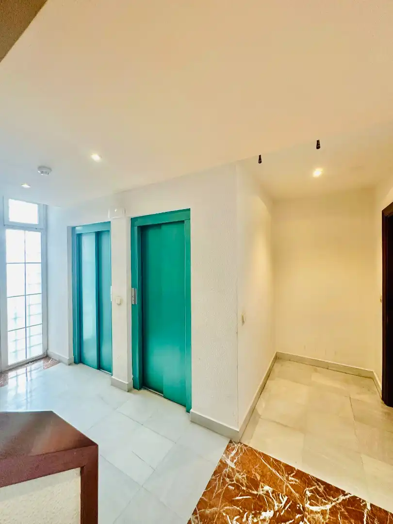 Wohnung zur Miete in Granada mit Klimaanlage, Heizung und Parkett