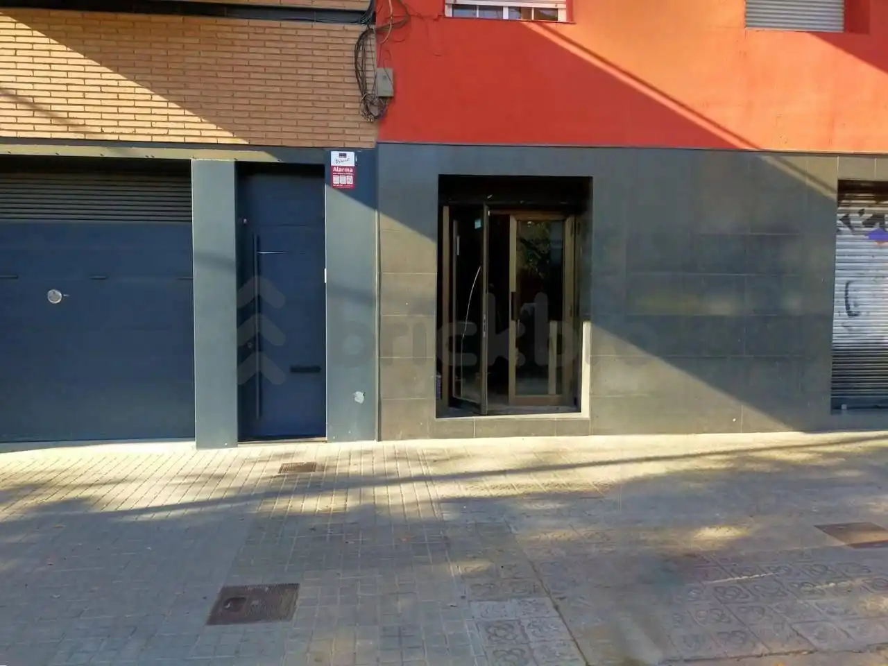 Vista exterior de Local en venta en Barcelona
