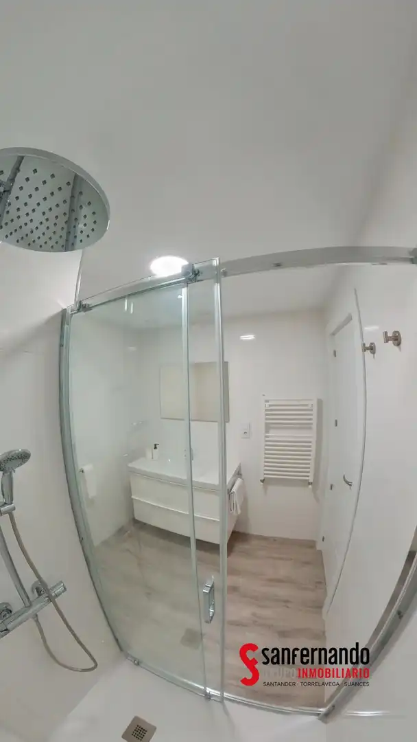 Badezimmer von Wohnung zur Miete in Santander mit Heizung und Möbliert