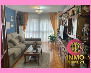 Living room of Flat for sale in Cabezón de la Sal  with Heating, Parquet flooring and Storage room