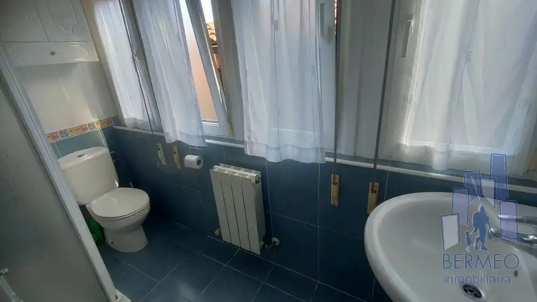 Bathroom of Flat for sale in Mundaka  with Heating and Balcony