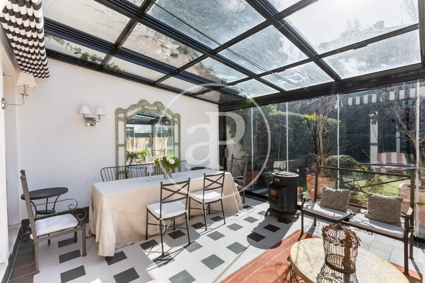 Terraza de Casa adosada en venta en La Moraleja con Aire acondicionado, Calefacción y Jardín privado