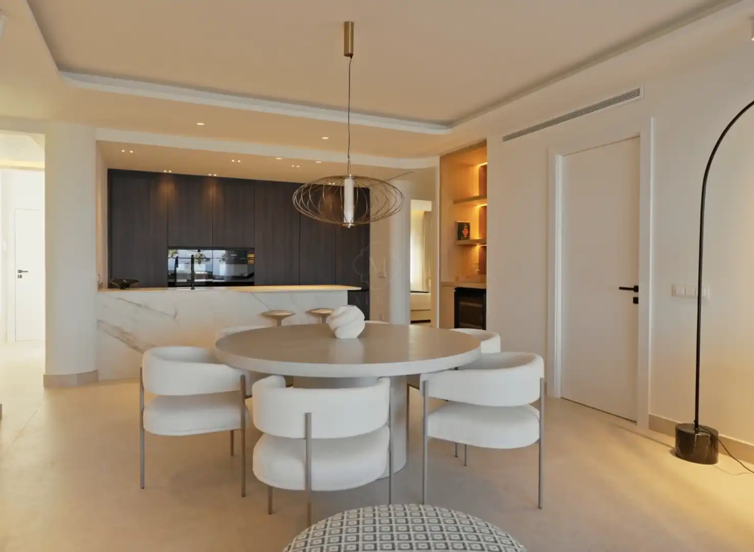 Comedor de Ático en venta en Estepona con Terraza, Piscina y Amueblado