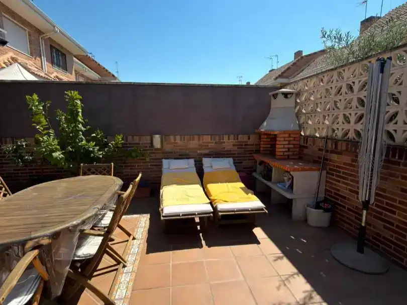 Terraza de Piso en venta en Parla con Aire acondicionado, Piscina y Balcón