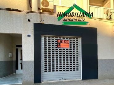 Locale commerciale in affitto a Aspe Centro