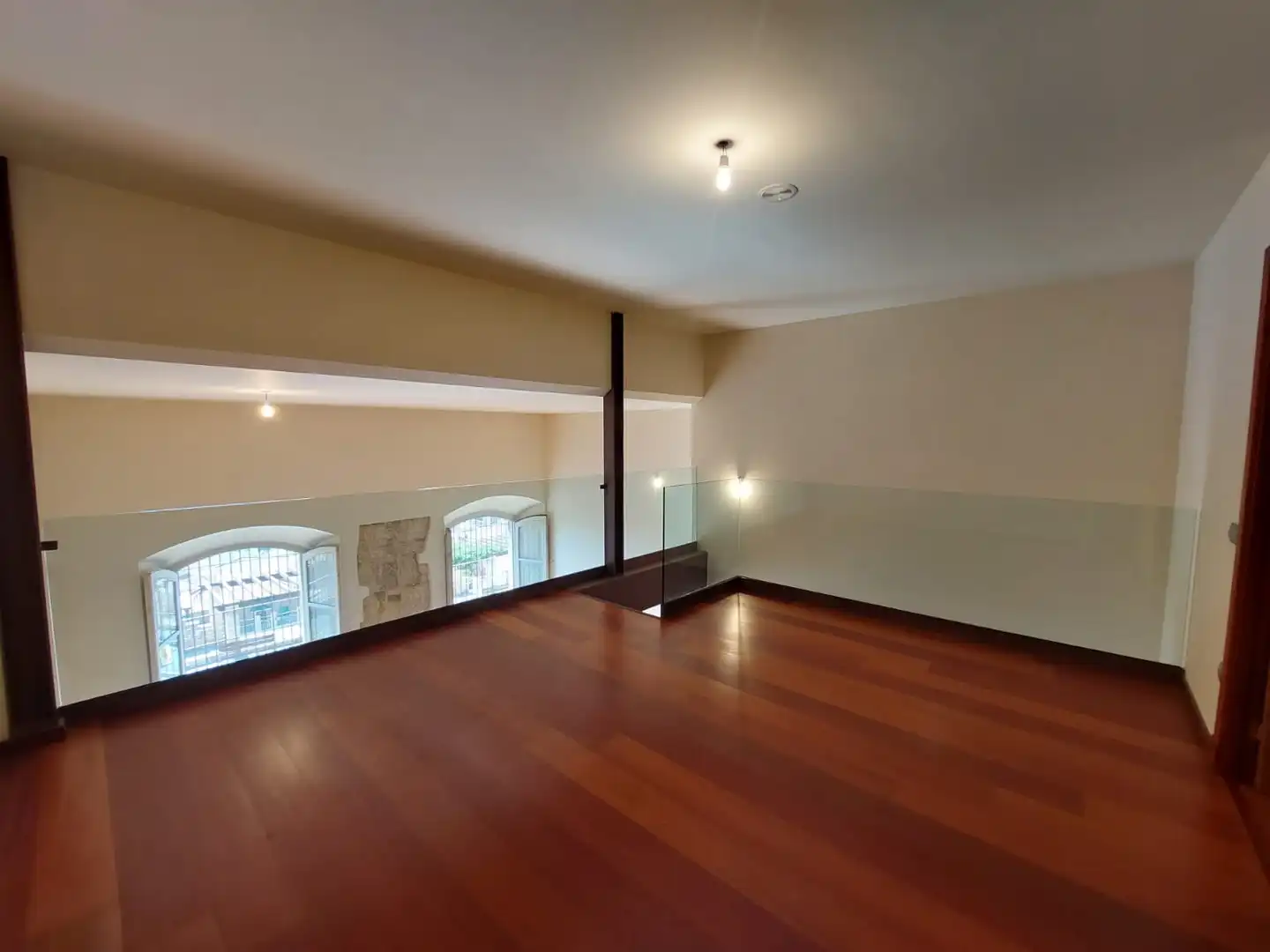 Dúplex de alquiler en Calle Estany, Nou Eixample Sud