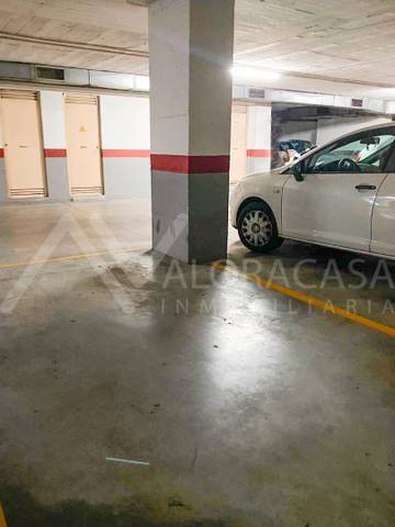 Garaje en Alquiler en Calle Río Rocío, 9 en Parque Ayala - Jardín de la Abadía - Huelín