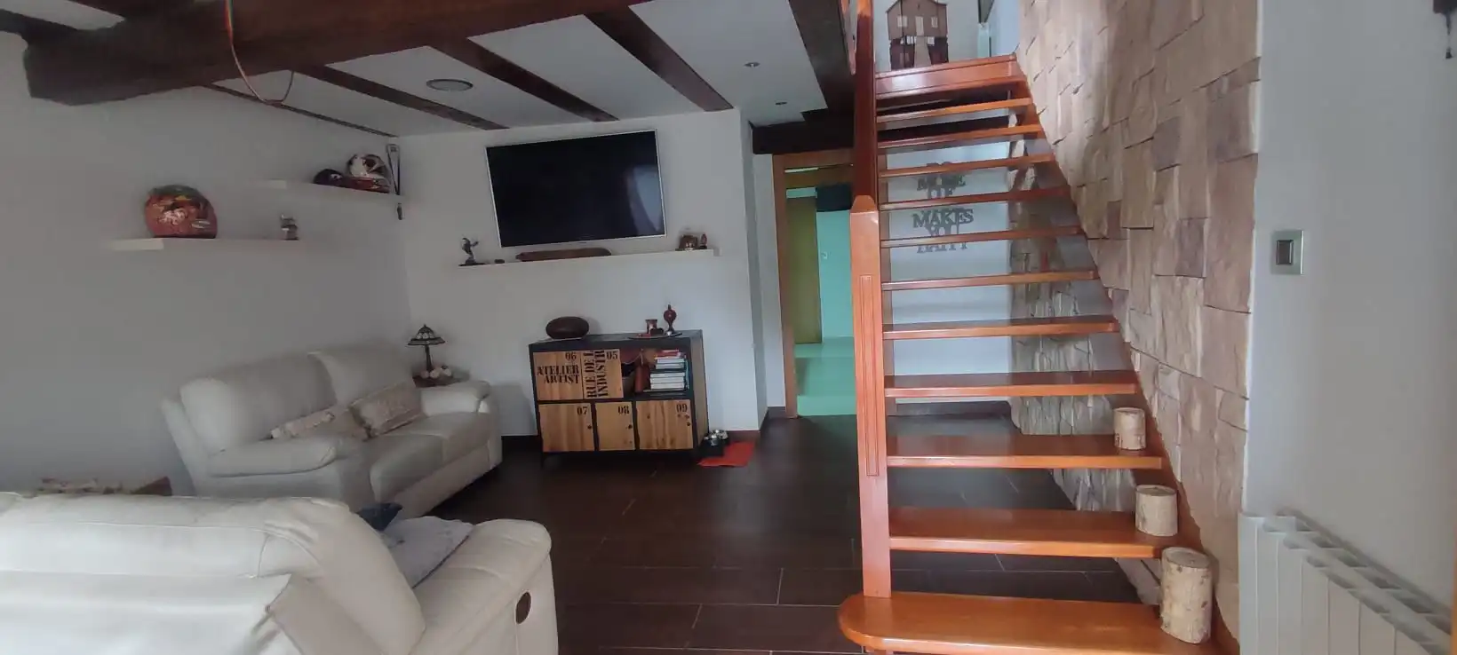 Casa adosada en venta en Castro-Urdiales con Calefacción, Terraza y Trastero