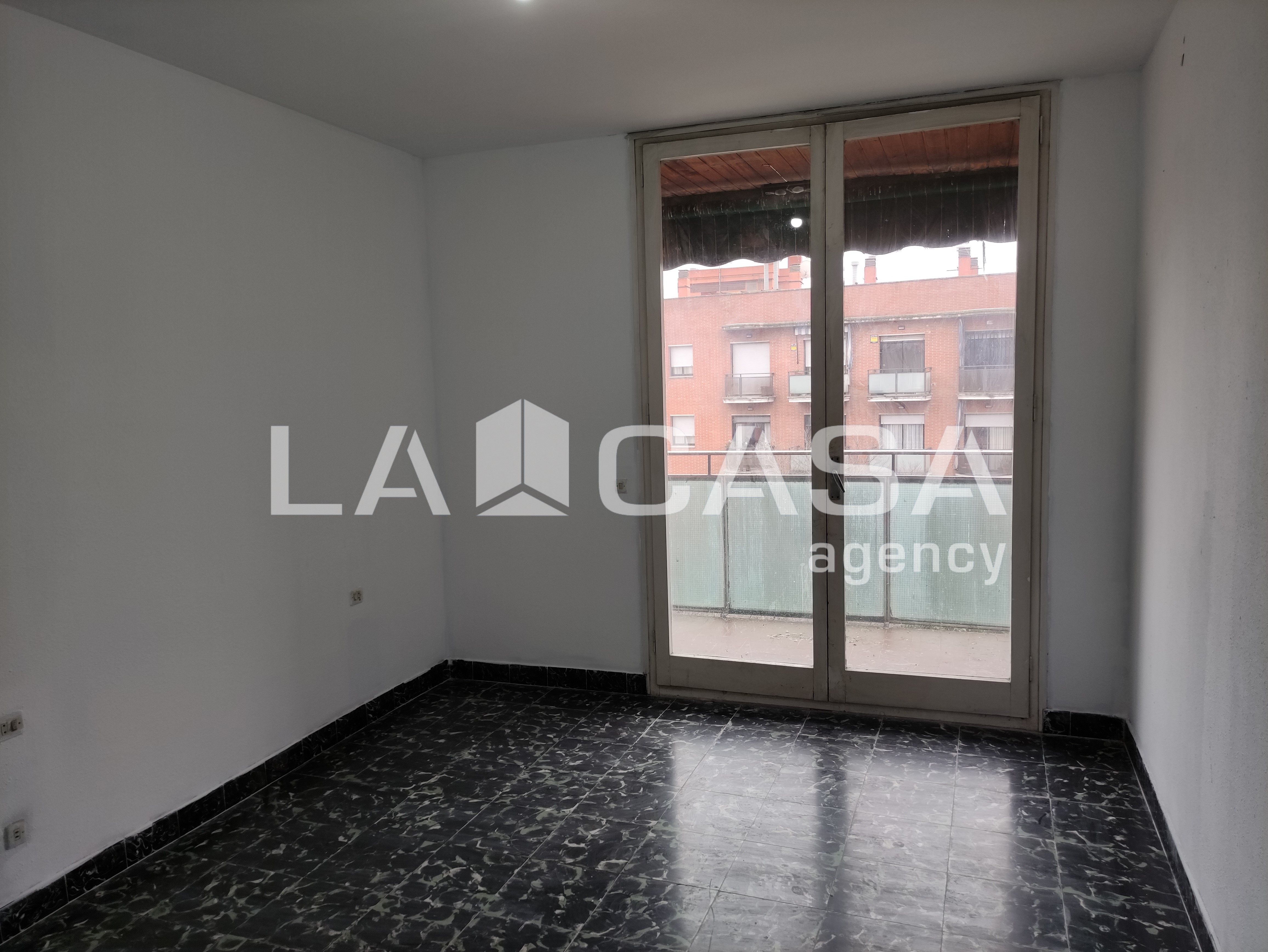 Bedroom of Flat for sale in Santa Coloma de Gramenet  with Balcony